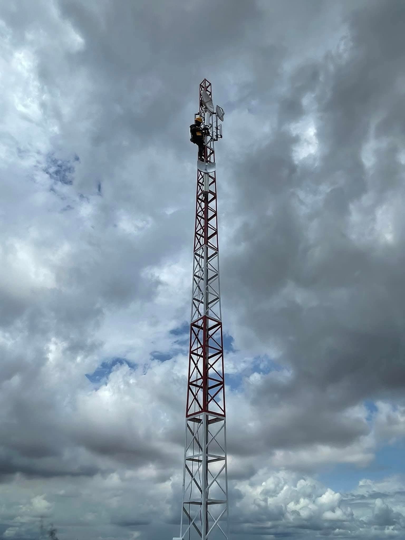 Tour télécom LeaderNet — infrastructure réseau en Guinée